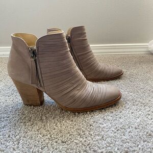 Paul Green Malibu Sliced Bootie | Size 7.5